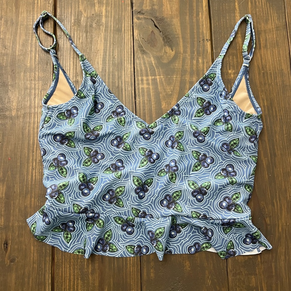 Kortni Jeane L Ruffle top berry